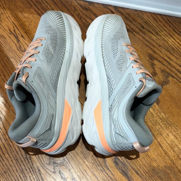 Hoka Bondi 7 Women’s Running Shoes Sz 10 HARBOR MIST / SHARKSKIN